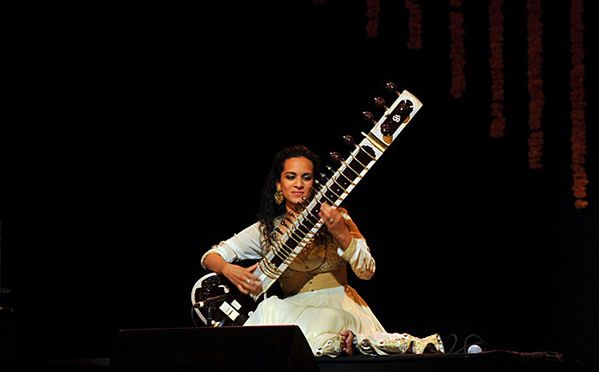 Anoushka Shankar: molestował mnie mężczyzna, któremu ufali moi rodzice