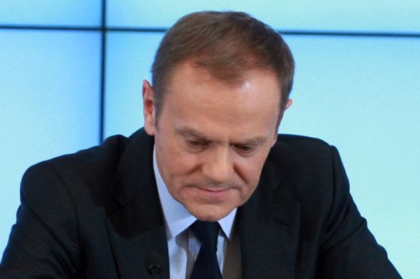 Tusk krytycznie o polityce informacyjnej prokuratury ws. smoleńskiej