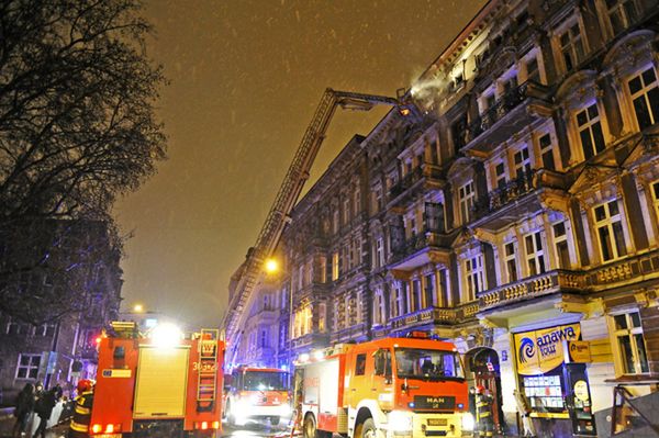 Jedna osoba zginęła, a 30 osób ewakuowano w wyniku pożaru w Szczecinie