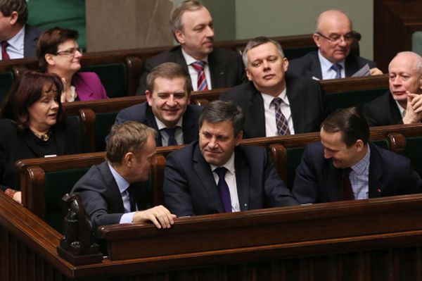 Opozycja atakuje Bartosza Arłukowicza i PO