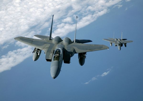 Alarm w USA po anonimowym telefonie. F-15 eskortowały samolot pasażerski do Seattle