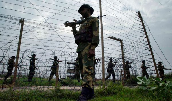 Dwóch indyjskich żołnierzy zabitych w Kaszmirze. Indie zapowiadają reakcję na atak