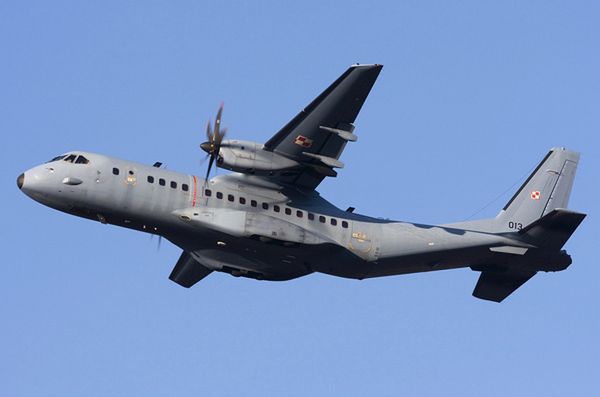Wojskowy samolot CASA lądował awaryjnie na lotnisku w Balicach