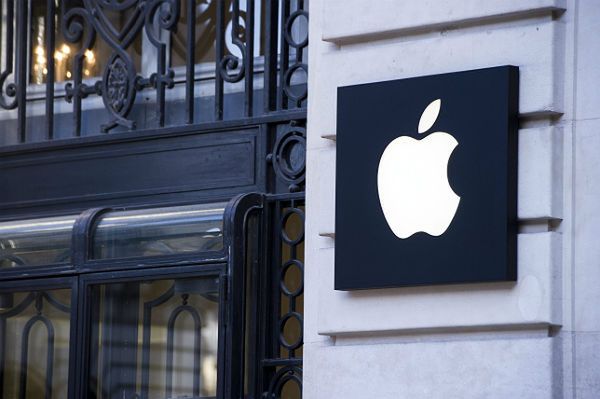Włamanie do salonu Apple'a w Paryżu