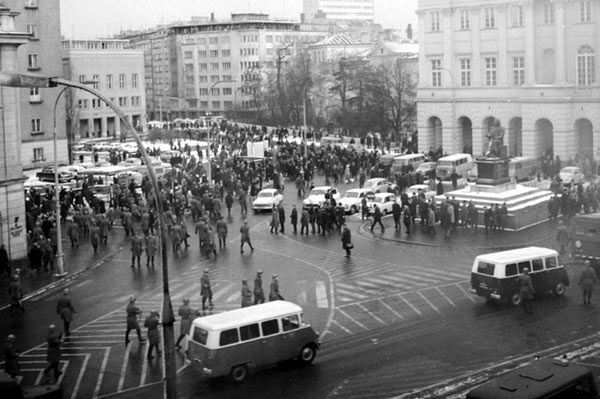 Marzec 68 - bunt studentów, walka wewnątrz PZPR, antysemityzm