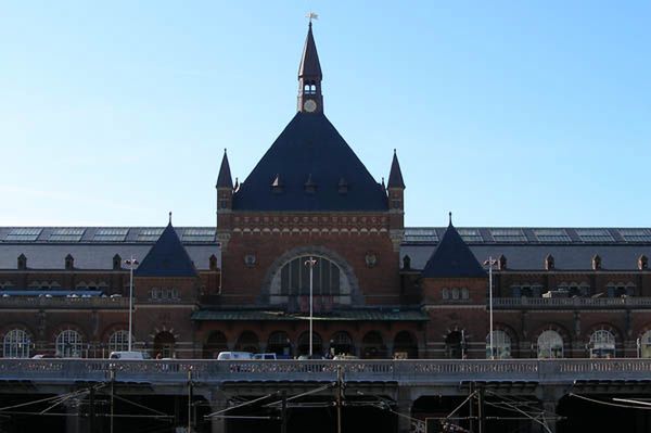 Dania: ewakuacja dworca w Kopenhadze przez podejrzany pakunek