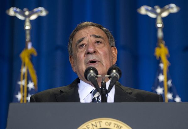 Sekretarz obrony USA Leon Panetta: dopadniemy islamistów z Algierii