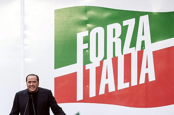 Berlusconi reaktywuje Forza Italia i mówi, że nie odejdzie z polityki