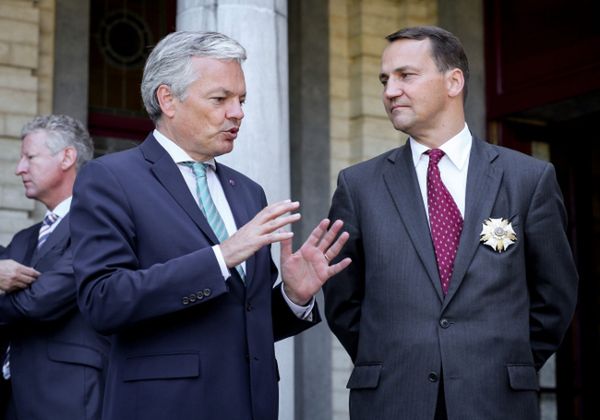 Radosław Sikorski: wiele państw, w tym d. ZSRR, budowało arsenał chemiczny Syrii