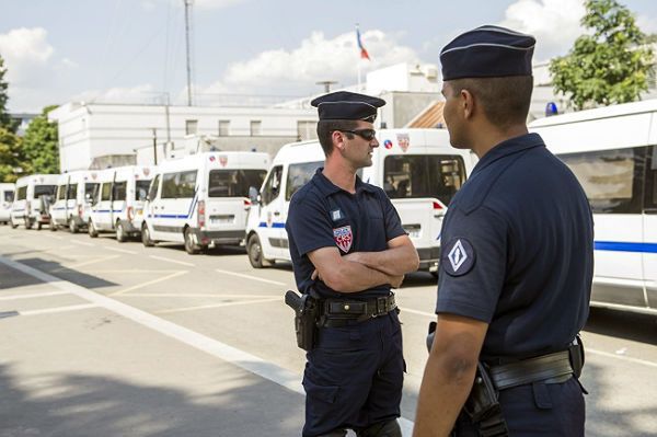 Kolejna noc napięć pod Paryżem we Francji