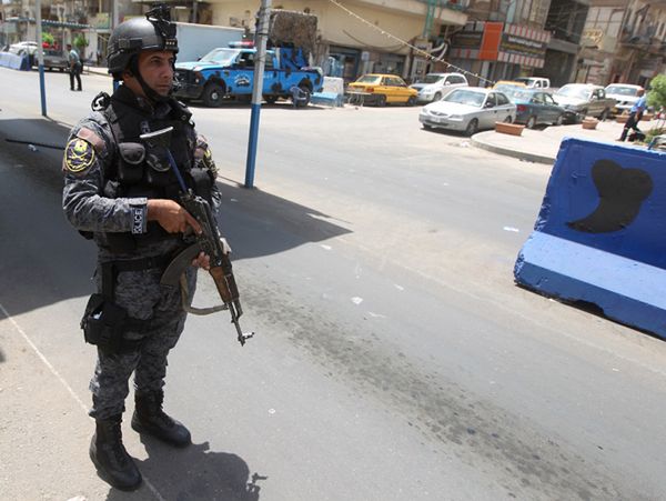 Dziewięciu funkcjonariuszy zginęło w ataku na siedzibę policji w Iraku