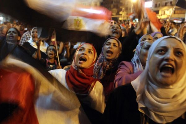 Cztery ofiary śmiertelne zamieszek w Egipcie, tysiące ludzi na placu Tahrir