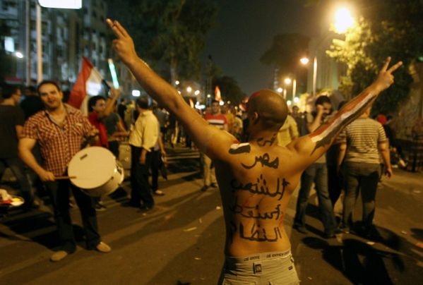 Egipt: prasa cieszy się z "prawomocnego zwycięstwa" narodu i armii