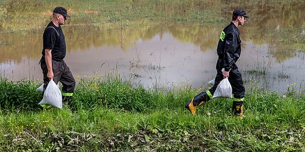 Wysoka fala przechodzi przez Gubin. Woda wdarła się na ulice