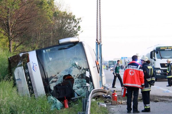 Wypadek polskiego autokaru w Niemczech - 1 osoba nie żyje, dwie ciężko ranne