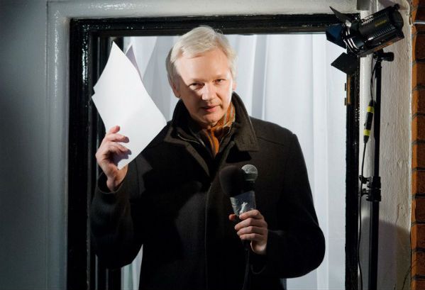 Ekwador walczy o Juliana Assange'a