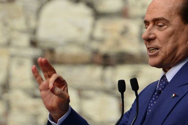W przeddzień procesu telewizja Berlusconiego nadała program w jego obronie