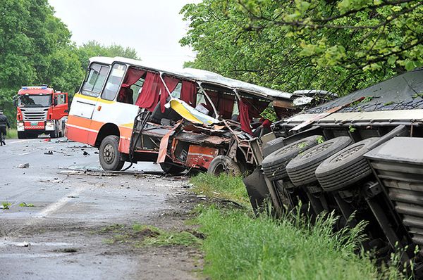 Długi weekend: więcej wypadków, więcej ofiar, więcej nietrzeźwych kierowców