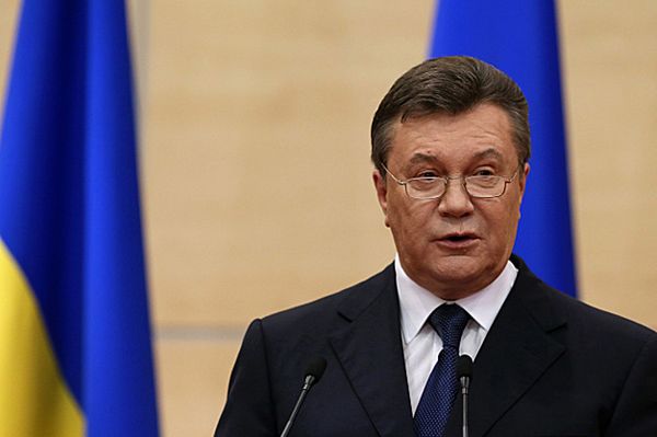 Ukraiński deputowany: Wiktor Janukowycz przybędzie niedługo na Krym