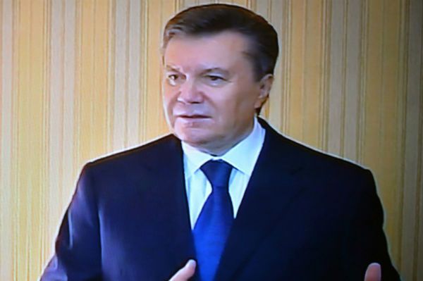 Mer Charkowa: Wiktor Janukowycz jest poza Ukrainą