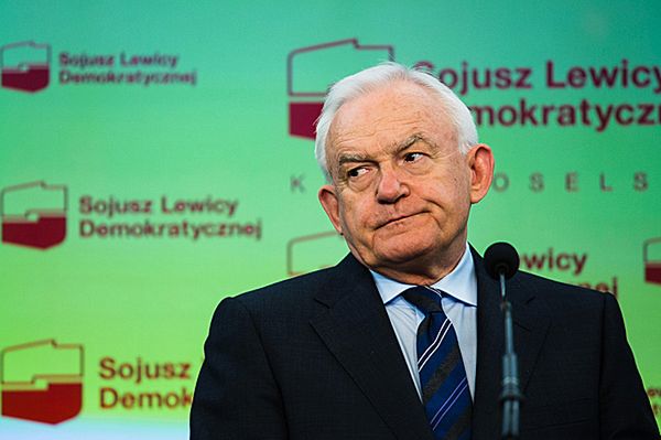 Prof. Bogdan Chazan pozwał Leszka Millera za "religijnego psychopatę"