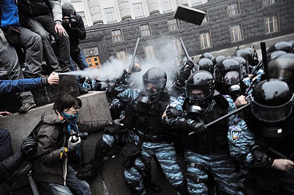 Julia Tymoszenko ogłosiła głodówkę. Starcia z milicją w Kijowie