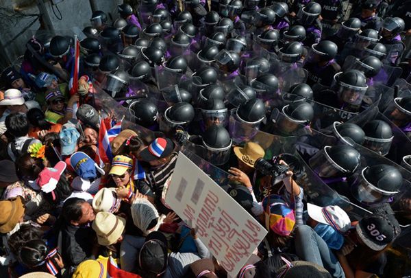 Tajlandia tonie w chaosie. Z kryzysu politycznego w konstytucyjny?