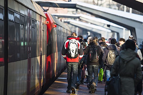 Polacy: sytuacja w kraju zmierza w złym kierunku. Sondaż CBOS