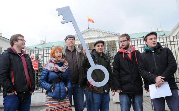 Organizacje apelują o konsultacje w sprawie domków fińskich w Warszawie