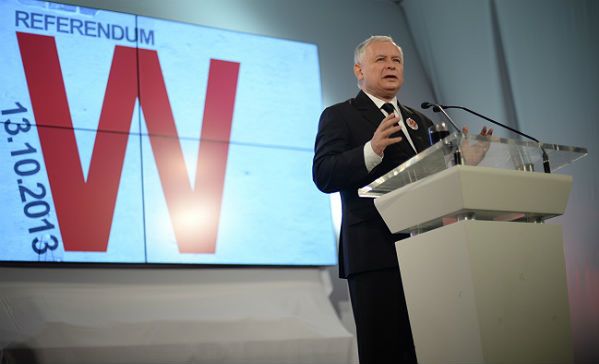 PiS żałuje za literę "W". Za wykorzystanie symbolu przeprasza Jacek Sasin