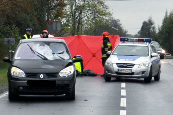 Tragedia na drodze. Śmiertelne potrącenie w Szałszy