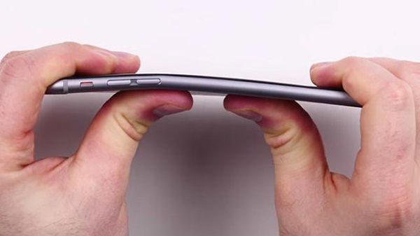 Apple mści się za informacje o "giętkim" iPhone 6