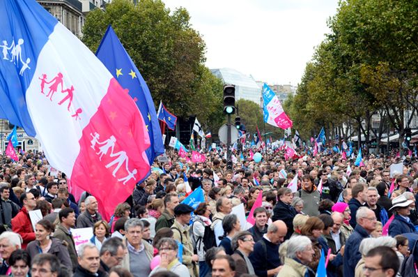 Demonstracje we Francji przeciwko polityce rodzinnej socjalistów