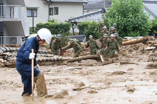 36 śmiertelnych ofiar ziemnych lawin w Japonii