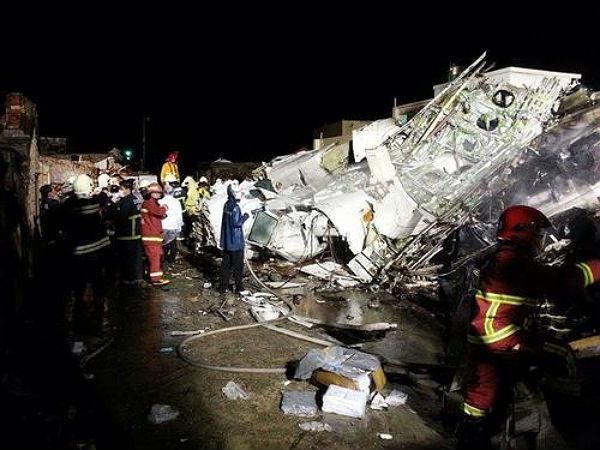 Awaryjne lądowanie samolotu na Tajwanie. Zginęło 47 osób