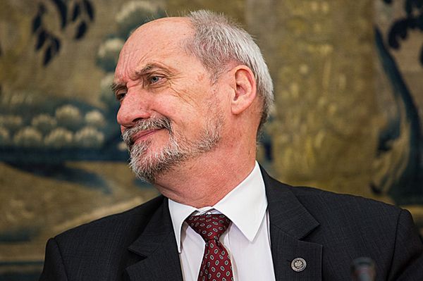 Antoni Macierewicz: nie mam o czym dyskutować z panem Siemoniakiem