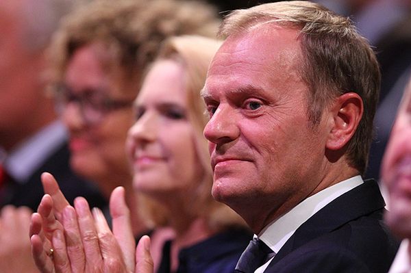 Donald Tusk ewakuowany z uroczystości otwarcia teatru w Gdańsku