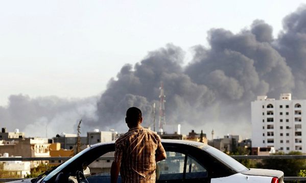 Libia na prostej drodze ku przepaści. Rozdzierany walkami kraj znalazł się na skraju upadku