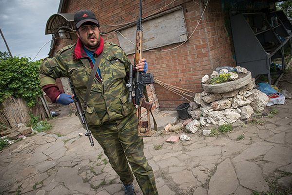 OBWE: broń ciężka wciąż na linii walk w Donbasie