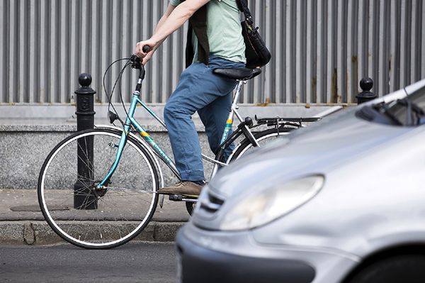 Pijany rowerzysta próbował wręczyć policjantom 100 zł łapówki