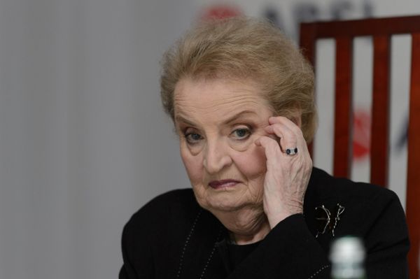 Madeleine Albright: demokratyczne wybory na Ukrainie mogą położyć kres przemocy