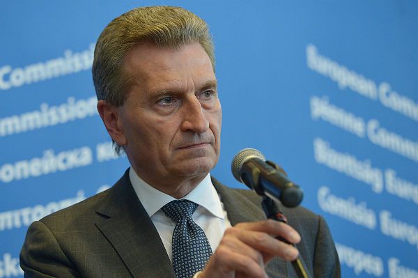 Komisarz Oettinger odrzuca polski pomysł unii energetycznej