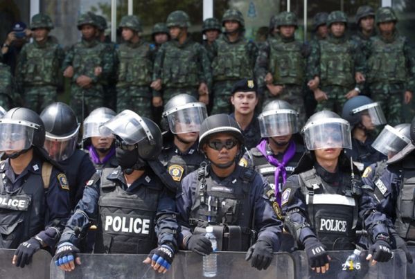 Stan wojenny w Tajlandii. "To nie pucz"