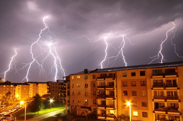 Przelotne opady, lokalnie burze - prognoza pogody na 6 i 7 maja