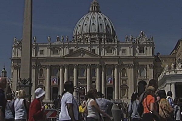 W Watykanie zawisły portrety Jana Pawła II i Jana XXIII