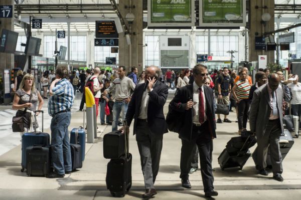 Ponad 2 tys. pasażerów spędziło noc w dwóch pociągach TGV