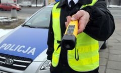 Miał blisko 4 promile alkoholu, chciał wjechać na A4