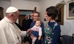 Papież spotkał się z rodzinami założonymi przez siedmiu byłych księży