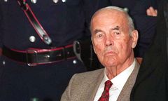 Włochy: hitlerowski zbrodniarz Erich Priebke pochowany na więziennym cmentarzu