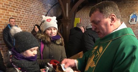 Oddał pieniądze z tacy na WOŚP. W sieci hejt